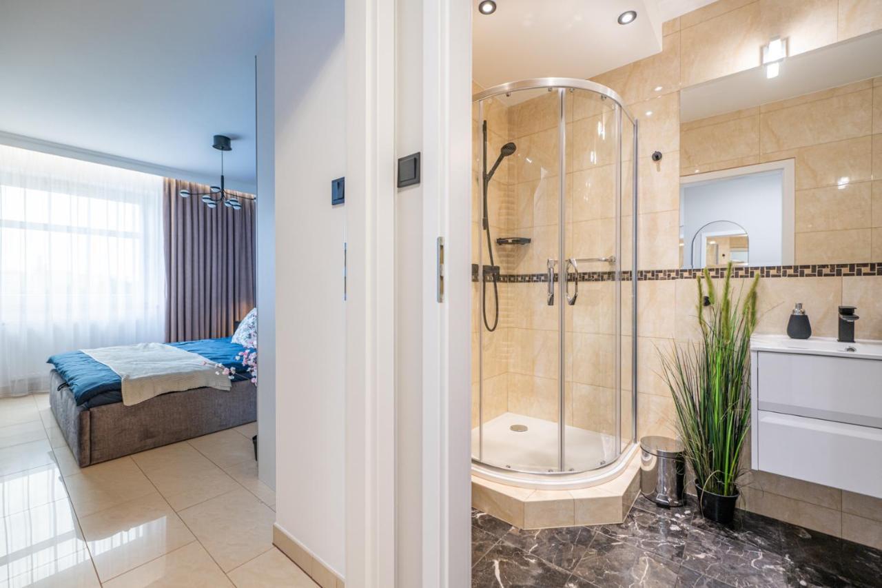 Apartment Apartament 55M2 - Darmowy Garaz - Klimatyzacja - Centrum - 24Na7 *