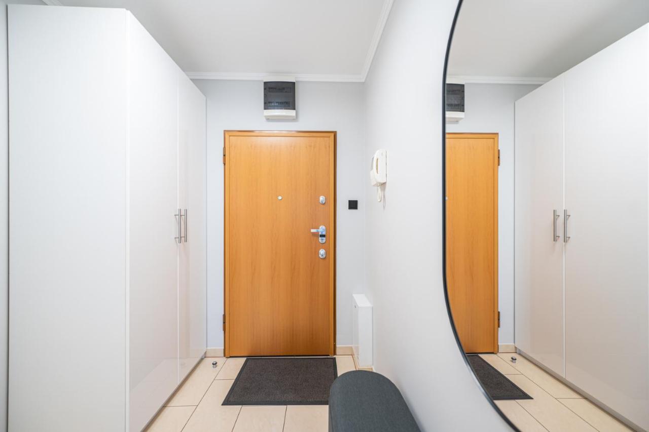 Apartament 55M2 - Darmowy Garaz - Klimatyzacja - Centrum - 24Na7 Wroclaw