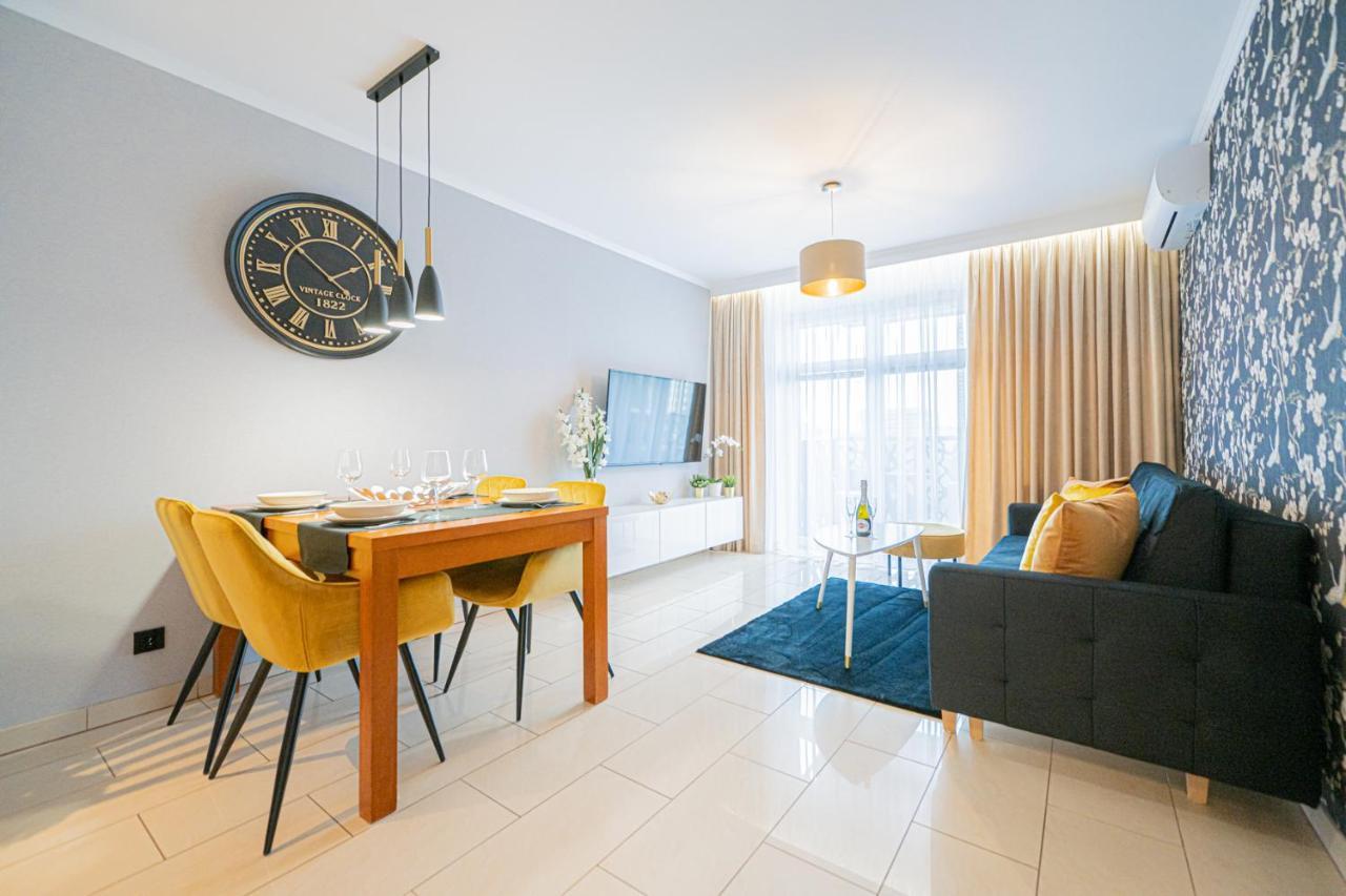 Apartament 55M2 - Darmowy Garaz - Klimatyzacja - Centrum - 24Na7
