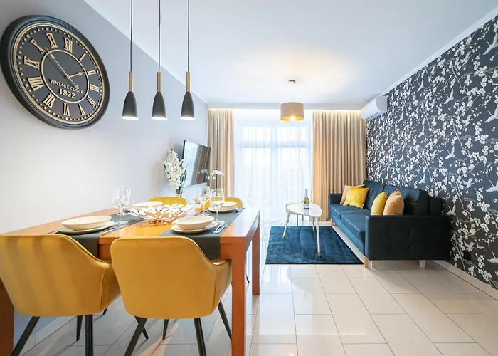 Apartament 55M2 - Darmowy Garaz - Klimatyzacja - Centrum - 24Na7